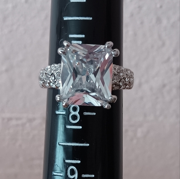 Silver Tone Rhinestone Ring - Picture 5 of 7